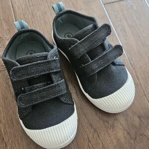 Toddler Shoes Size: 8